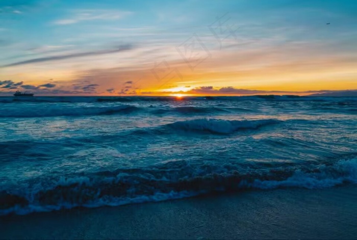 海边的落日图