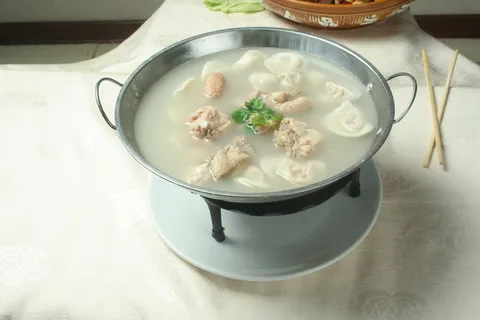 银锅云吞鸡-农家院