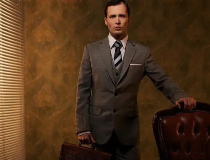 高清穿西服的商务男人图片