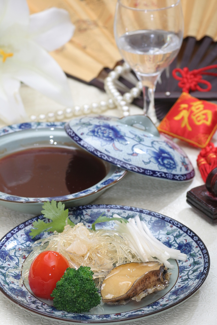 旋转 鲜鲍鱼烩鱼翅