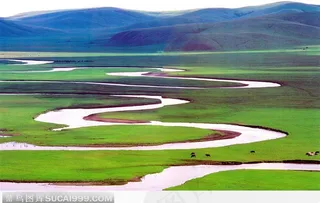 蜿蜒曲折的河流