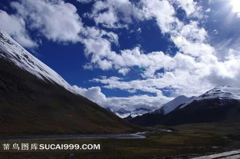 西藏阿里雪山蓝天白云风景素材