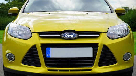 黄色福特汽车图片