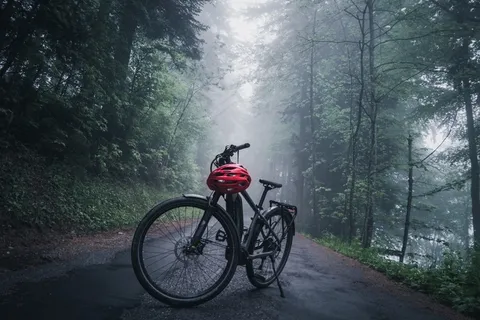山间越野自行车图片