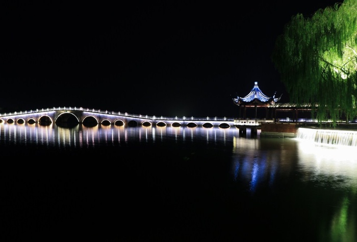 昆山周庄古镇南湖秋月园夜色
