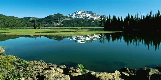 湖畔雪山美景山水风景图片 湖畔雪山美景山水风景图片
