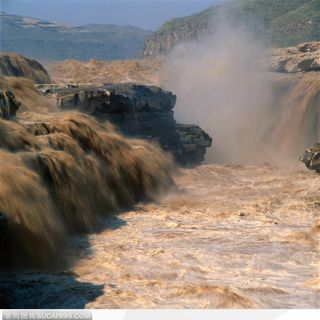 壮丽的黄河壶口瀑布