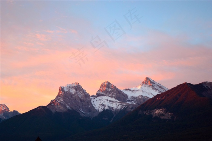 阿尔卑斯山山水风景图片