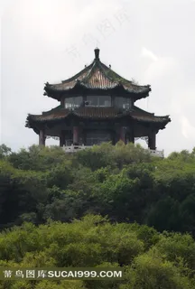 高山上的八角凉亭