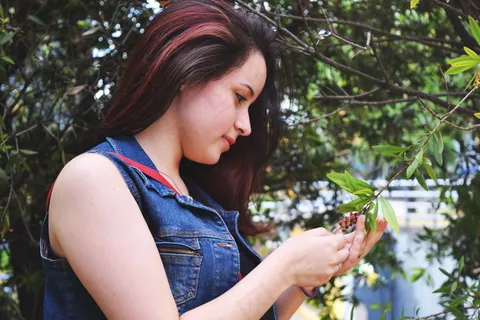 清纯侧颜女生图片 清纯侧颜女生图片