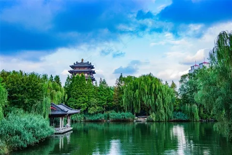 大明湖之鹊华楼