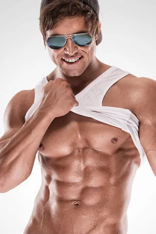 霸气肌肉帅哥图片