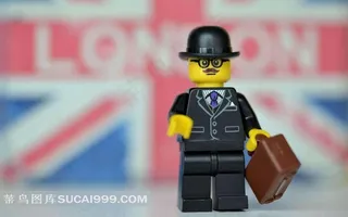 可爱的乐高玩具提包戴帽的小人素材