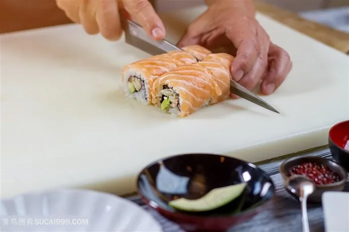 制作美味的寿司高清图片