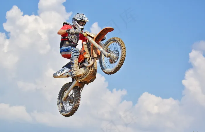 越野摩托车飞跃图片