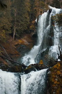 高山流水瀑布摄影图 高山流水瀑布摄影图