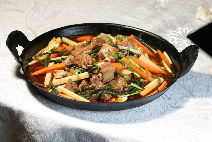 平锅干豆角炖排骨24元
