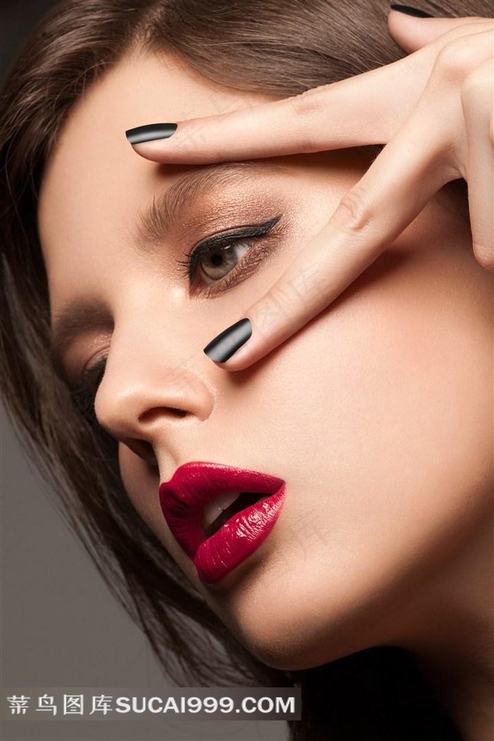 时尚红唇美女