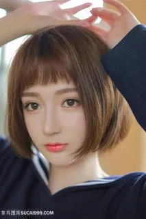 *高清短发女生写真