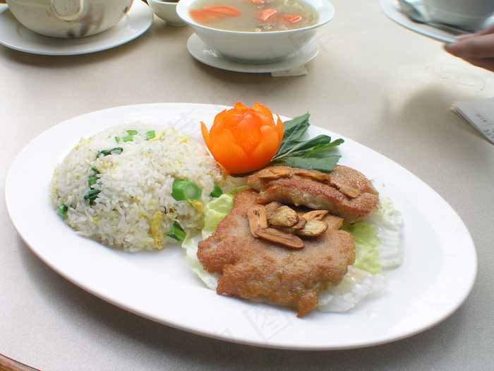 蒜香猪扒饭