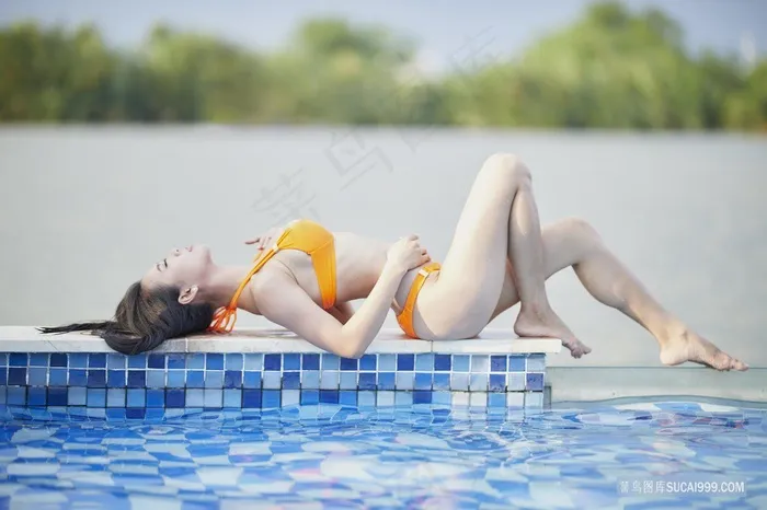 性感泳装美女艺术写真图片