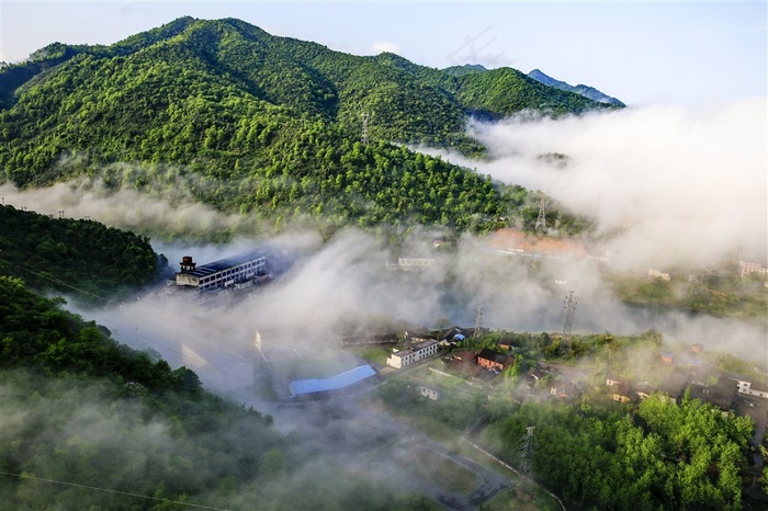 山峰云海山水风景图片