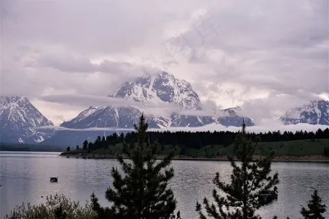湖泊高原雪山景观图片 湖泊高原雪山景观图片