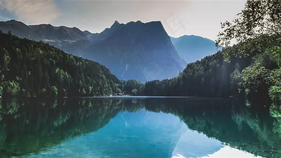 风景优美的湖泊摄影图片 风景优美的湖泊摄影图片