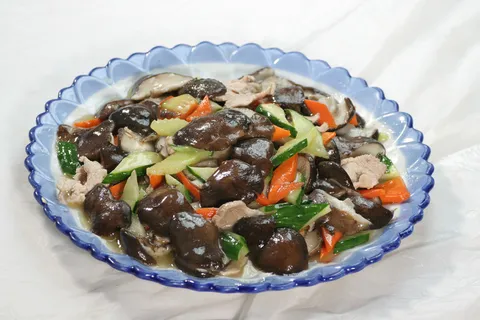 10香菇肉片 东北饺子园