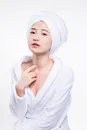 性感深情的浴袍美女