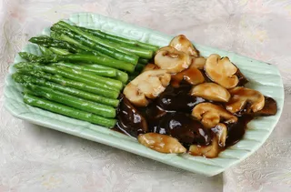 52  双菇扒芦笋-桃花园