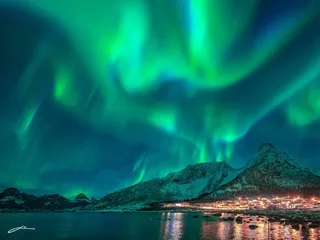 绿色极光壁纸图片