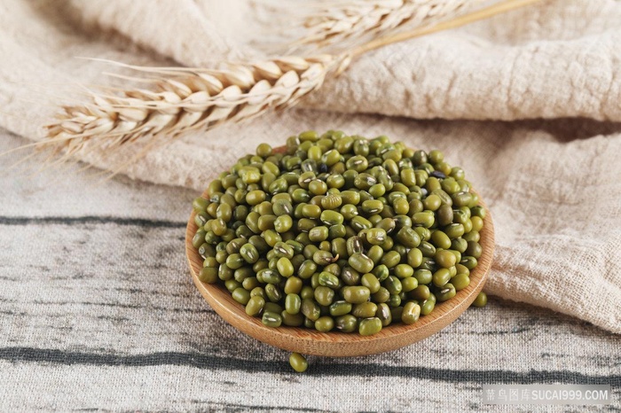 新鲜小绿豆摄影图片