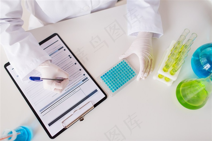做实验的科学家图