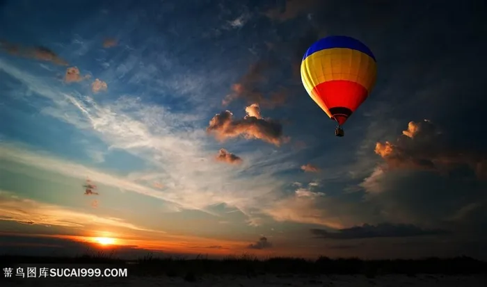 天空中美丽的热气球高清图