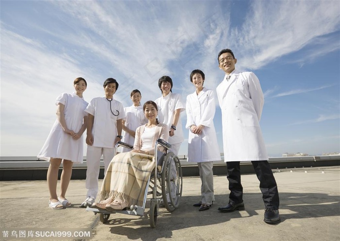 医疗健康-天台上的医护人员与病人