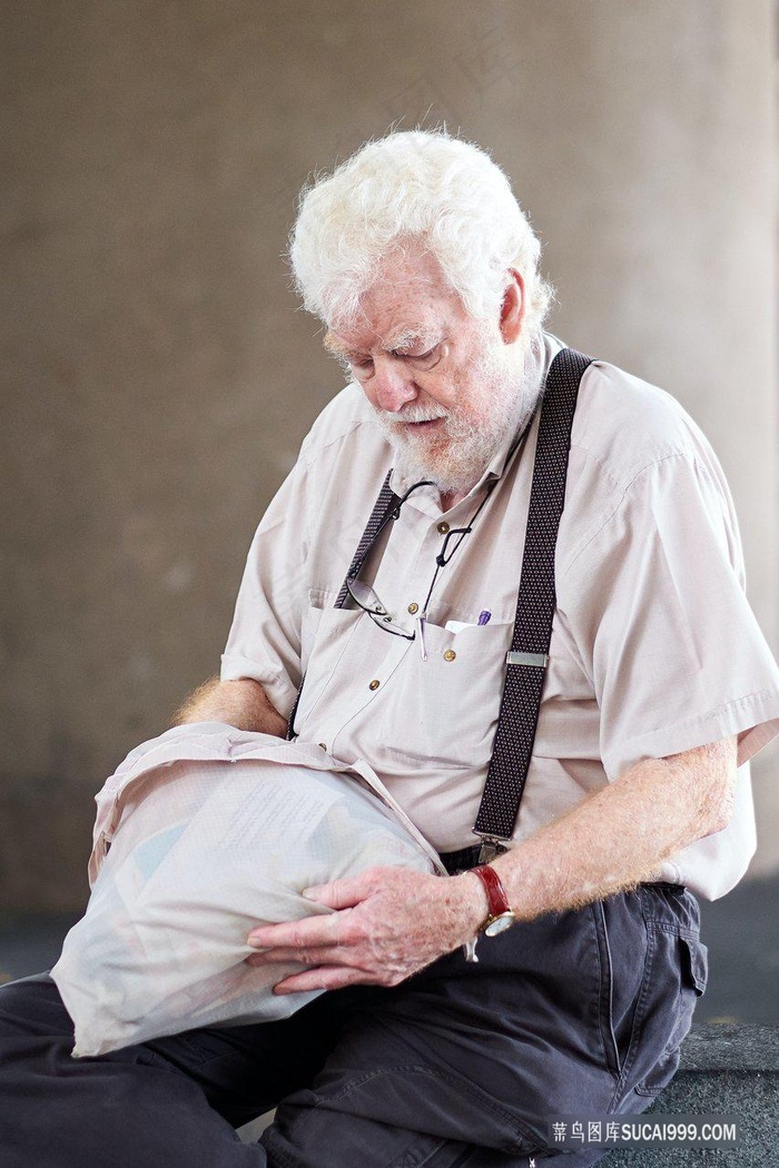欧美白发苍苍老人图片