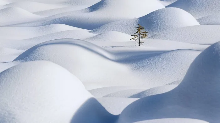 唯美高清雪山雪景