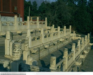 明十三陵-重叠的石柱