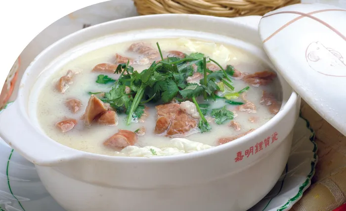 砂锅肥肠12元