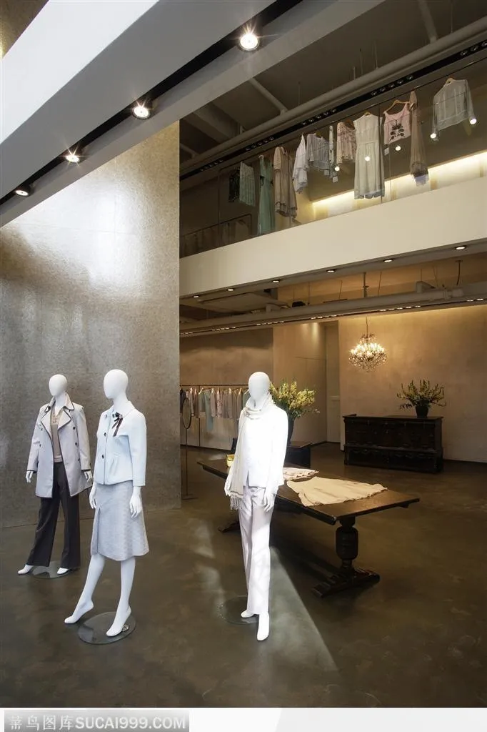时尚用品-简洁的服装展示