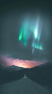 绿色极光壁纸图片