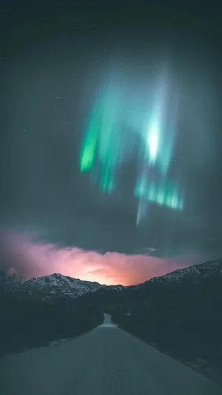 绿色极光壁纸图片