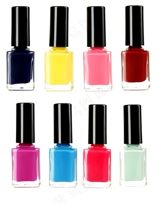 彩色的盖着盖子的指甲油