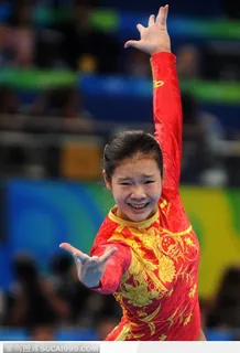 体操精彩瞬间-程菲