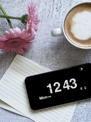 手机和咖啡图片