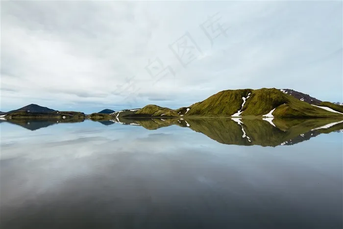 海上的岛屿图片