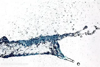 动感泼洒的水纹