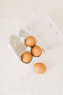 小纸盒上的鸡蛋图片 小纸盒上的鸡蛋图片