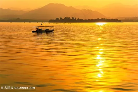 金色夕阳洒满海面风景图片